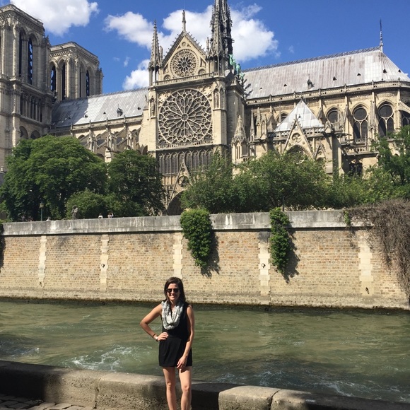 Meet your Posher, Hilary - Picture 1 of 1